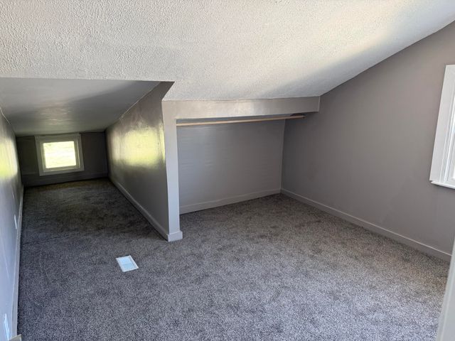 2135 4TH Avenue, Council Bluffs, IA 51501