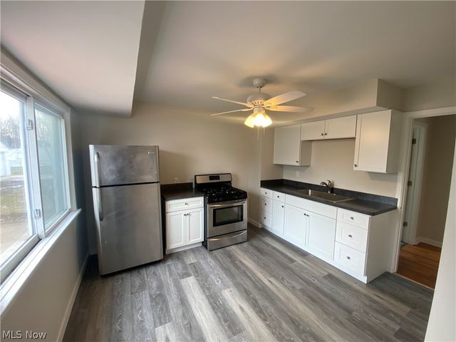 805 E 254th Street, Euclid, OH 44132