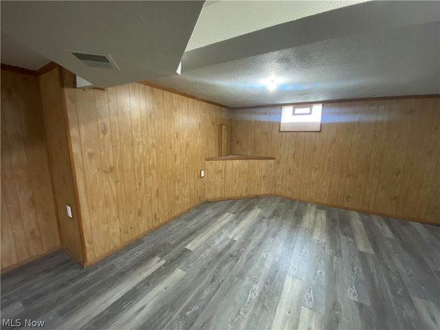 805 E 254th Street, Euclid, OH 44132