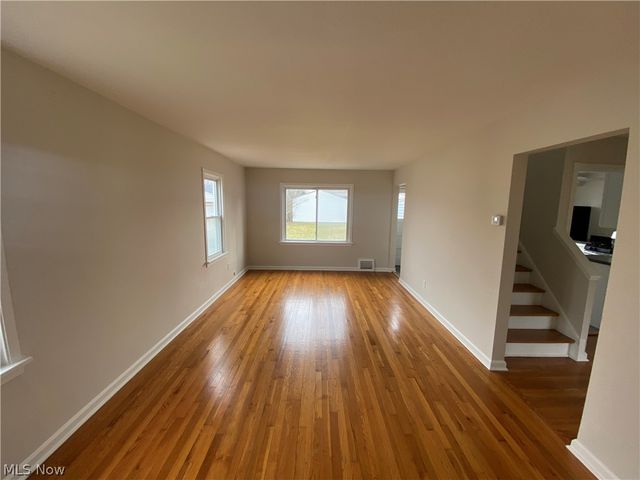 805 E 254th Street, Euclid, OH 44132