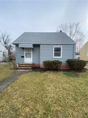 805 E 254th Street, Euclid, OH 44132