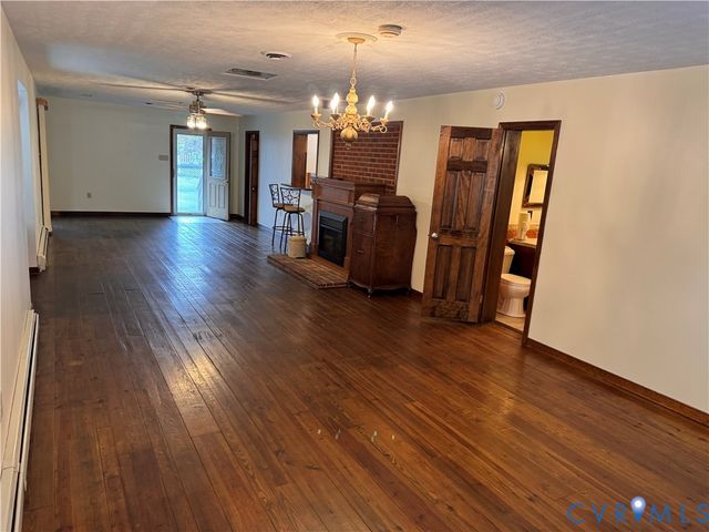 7146 Creighton Rd, Mechanicsville, VA 23111