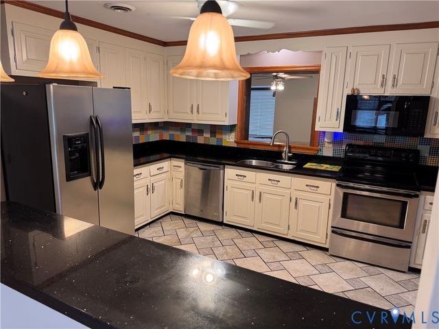 7146 Creighton Rd, Mechanicsville, VA 23111