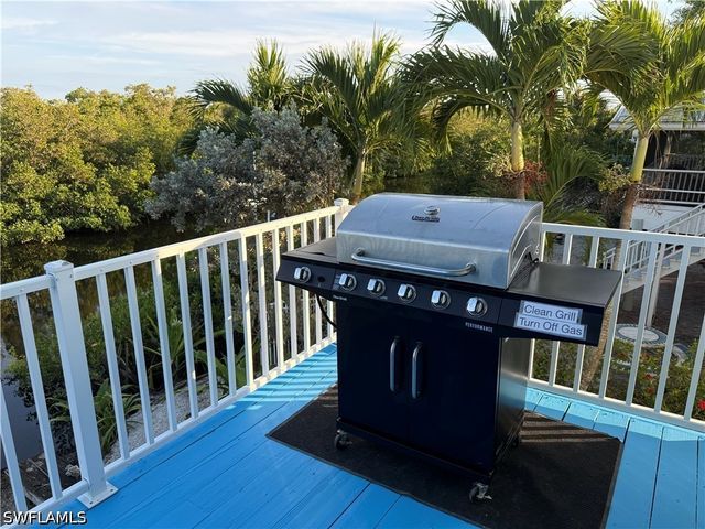 1296 Grand Canal DR, Naples, FL 34110