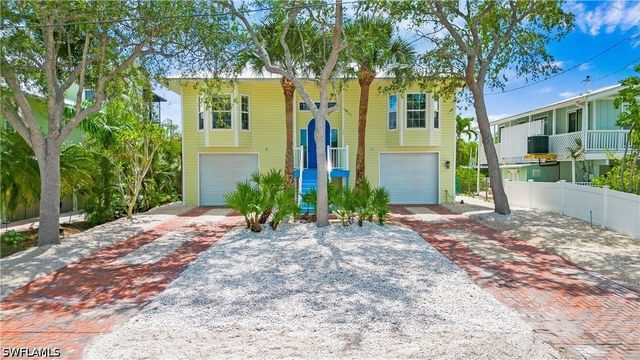 1296 Grand Canal DR, Naples, FL 34110