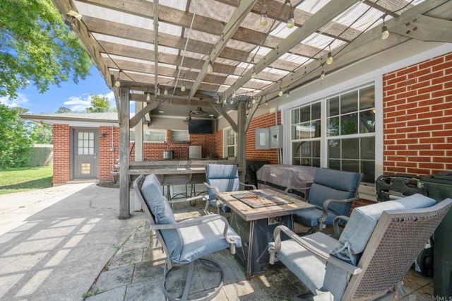 809 Poplar St, Denham Springs, LA 70726