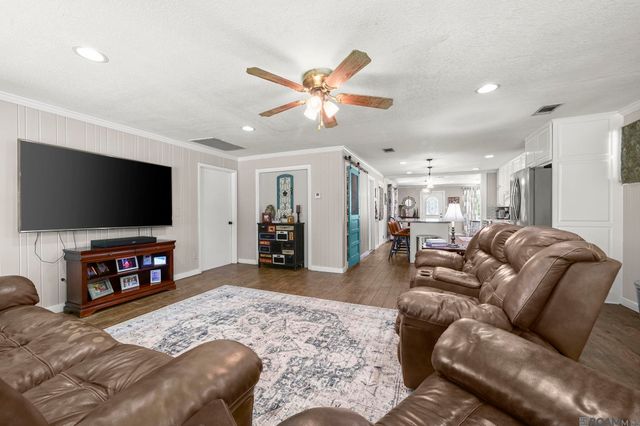 809 Poplar St, Denham Springs, LA 70726