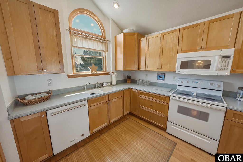 Image 8 of property listing at 404 W Green Jacket Way Lot 2, Nags Head, NC 27959