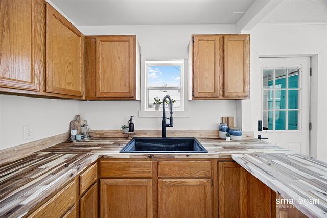 408 E Market Street, Greenville, MI 48838