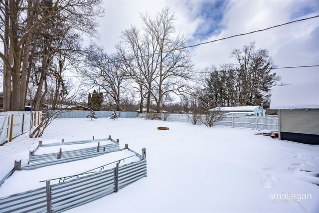 408 E Market Street, Greenville, MI 48838