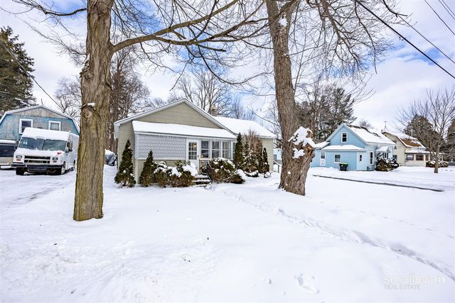 408 E Market Street, Greenville, MI 48838