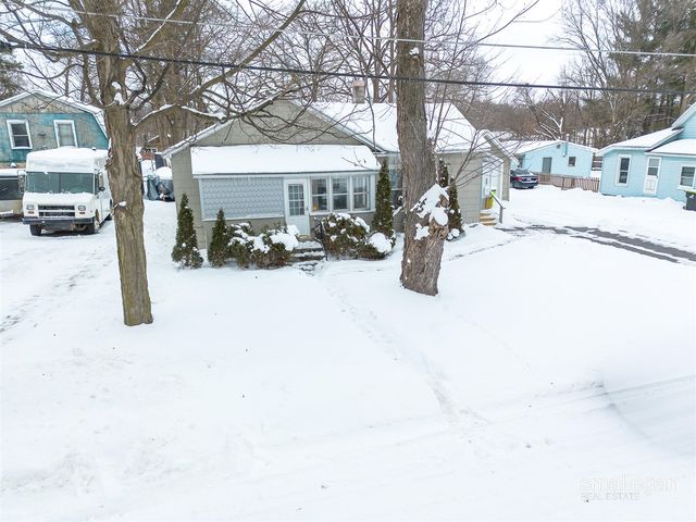 408 E Market Street, Greenville, MI 48838