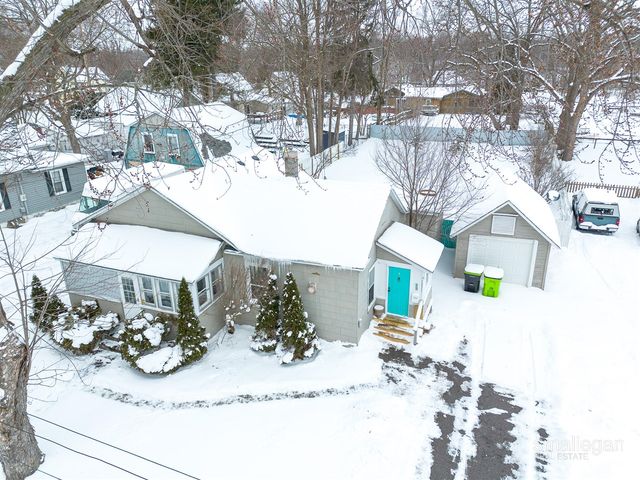 408 E Market Street, Greenville, MI 48838