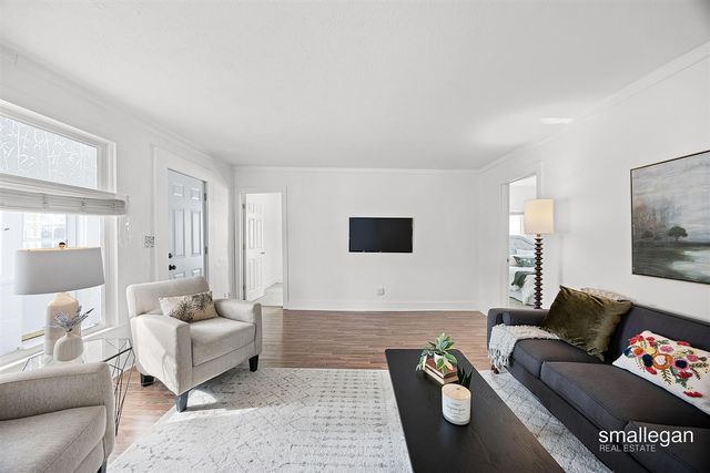 408 E Market Street, Greenville, MI 48838