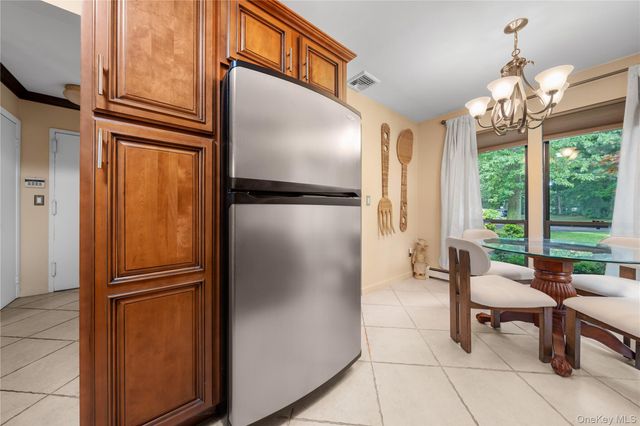 4 Lyndon Court, Bohemia, NY 11716