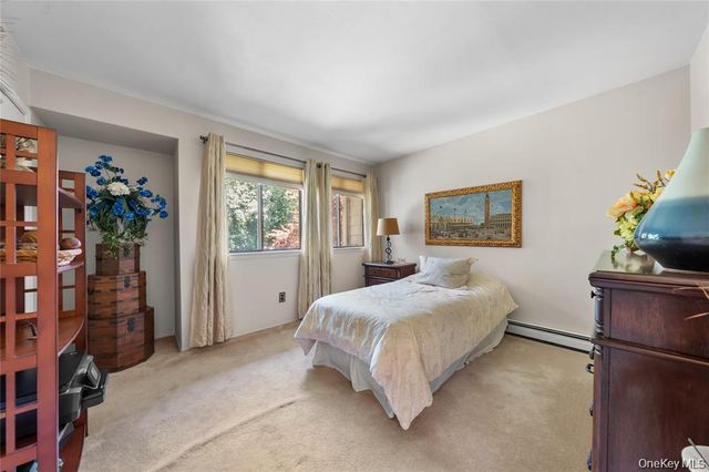 4 Lyndon Court, Bohemia, NY 11716