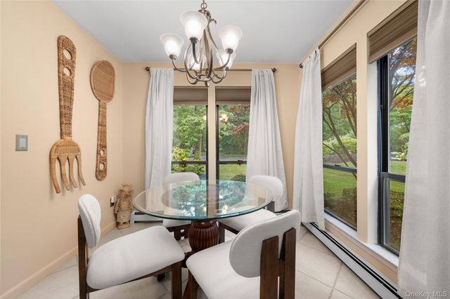 4 Lyndon Court, Bohemia, NY 11716