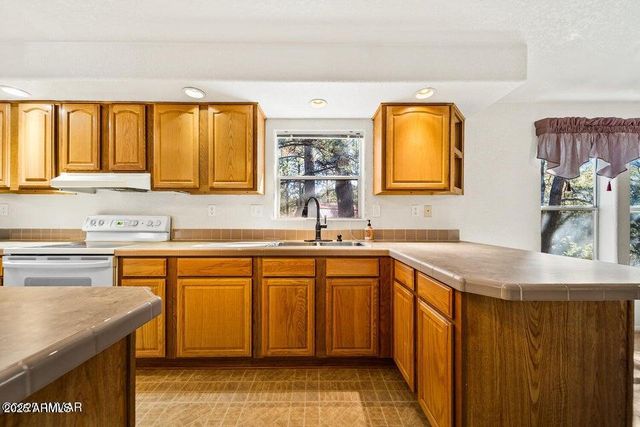 2421 W THORNTON Road, Show Low, AZ 85901