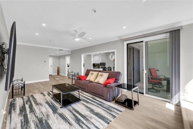 270 Cagney 207, Newport Beach, CA 92663