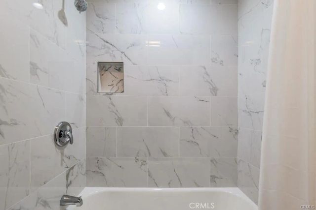 5800 Owensmouth Avenue 14, Woodland Hills, CA 91367