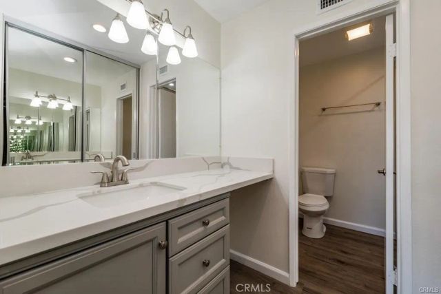 5800 Owensmouth Avenue 14, Woodland Hills, CA 91367