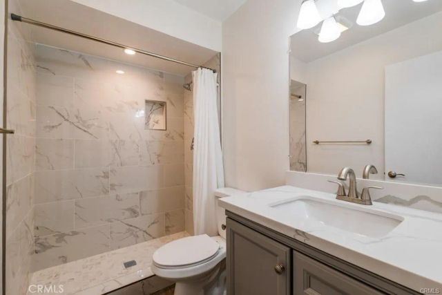 5800 Owensmouth Avenue 14, Woodland Hills, CA 91367