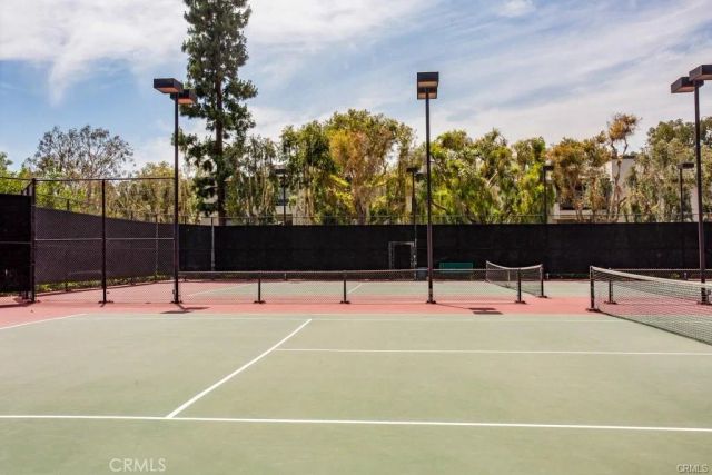 5800 Owensmouth Avenue 14, Woodland Hills, CA 91367