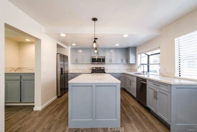 5800 Owensmouth Avenue 14, Woodland Hills, CA 91367