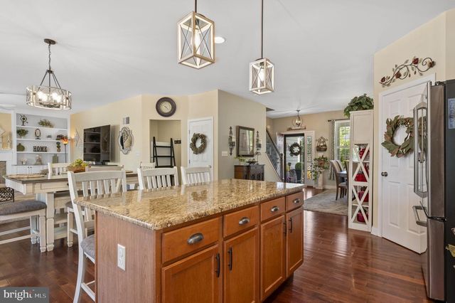 1052 WALNUT ST, Honey Brook, PA 19344