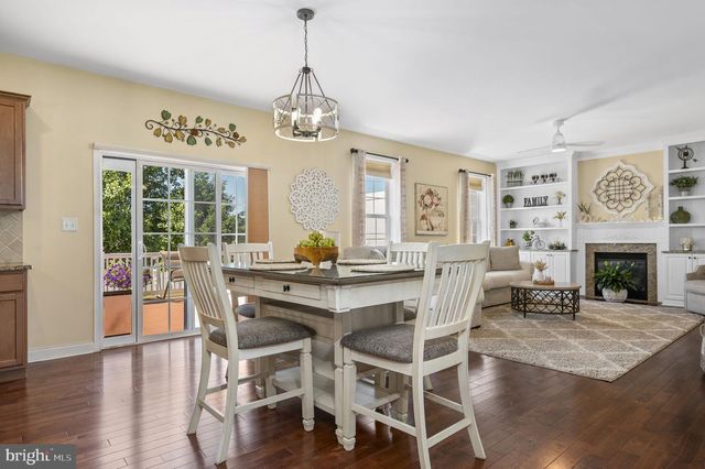 1052 WALNUT ST, Honey Brook, PA 19344