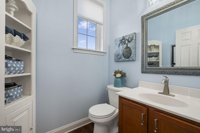 1052 WALNUT ST, Honey Brook, PA 19344