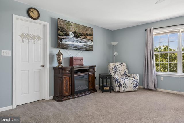 1052 WALNUT ST, Honey Brook, PA 19344