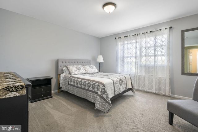1052 WALNUT ST, Honey Brook, PA 19344