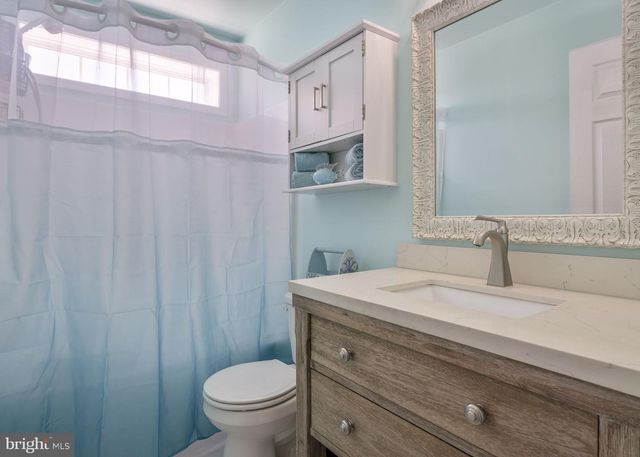 1052 WALNUT ST, Honey Brook, PA 19344