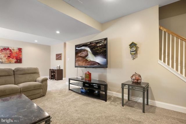 1052 WALNUT ST, Honey Brook, PA 19344