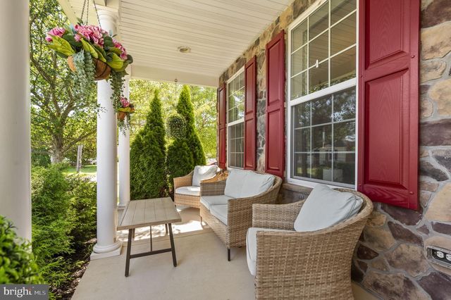 1052 WALNUT ST, Honey Brook, PA 19344