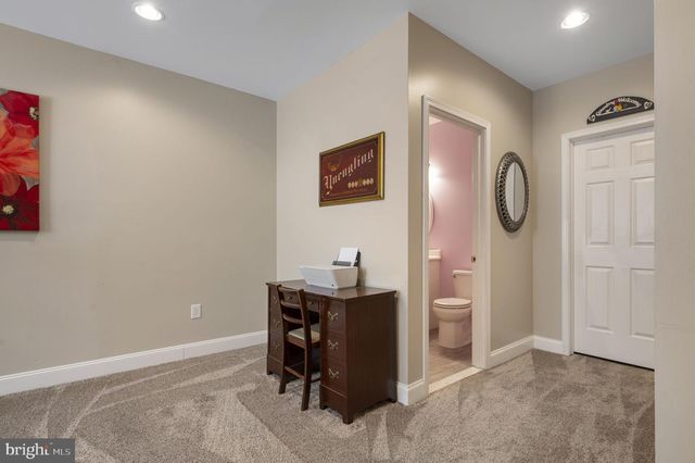 1052 WALNUT ST, Honey Brook, PA 19344