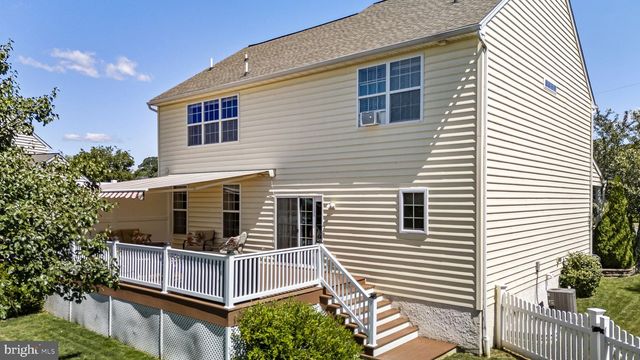1052 WALNUT ST, Honey Brook, PA 19344