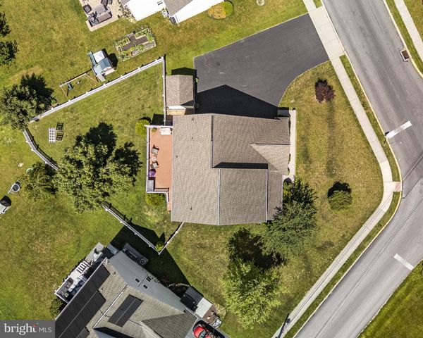 1052 WALNUT ST, Honey Brook, PA 19344