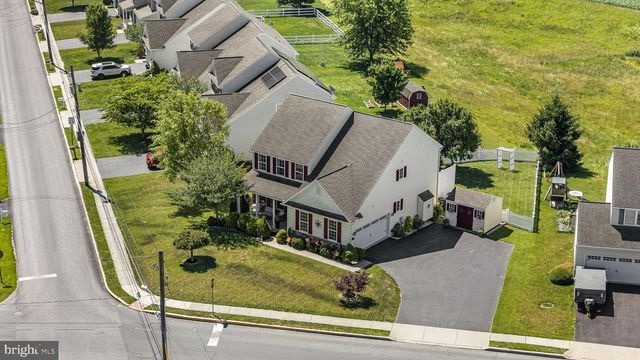 1052 WALNUT ST, Honey Brook, PA 19344