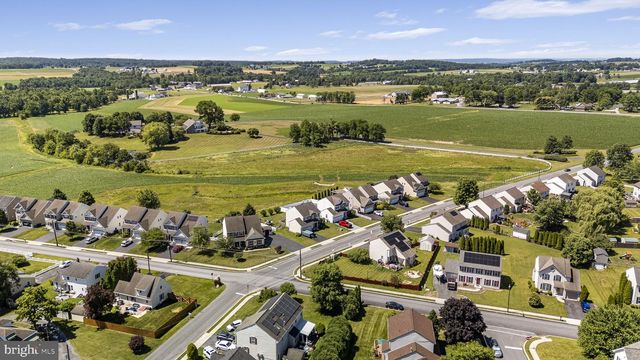 1052 WALNUT ST, Honey Brook, PA 19344