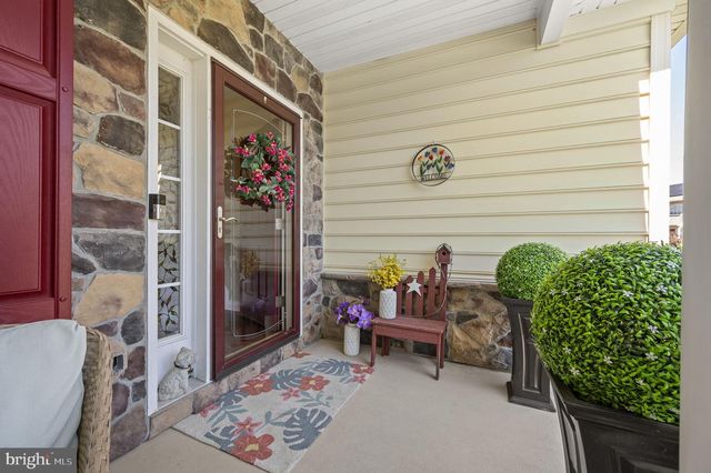 1052 WALNUT ST, Honey Brook, PA 19344