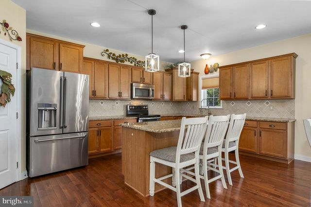 1052 WALNUT ST, Honey Brook, PA 19344