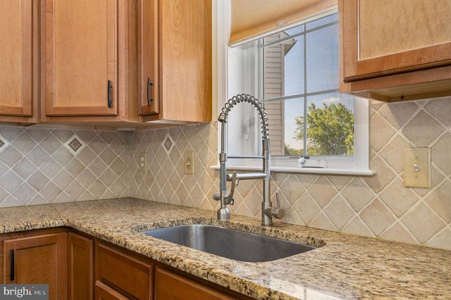 1052 WALNUT ST, Honey Brook, PA 19344