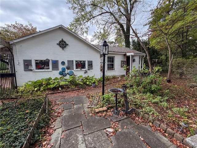 124 Wadsworth Street, Canfield, OH 44406