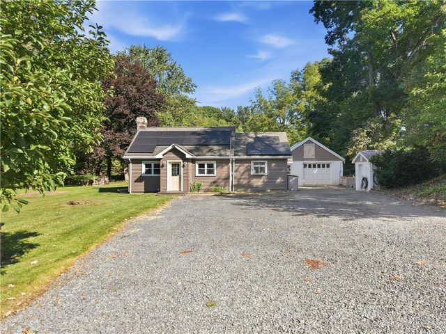 5640 Sullivan Trail, Plainfield Twp, PA 18040