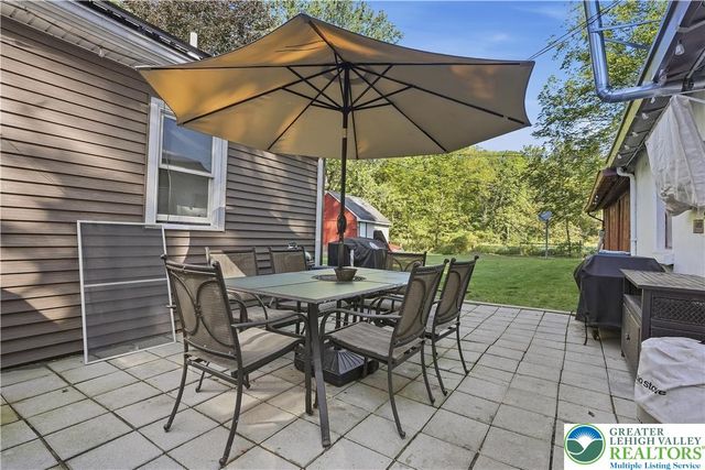 5640 Sullivan Trail, Plainfield Twp, PA 18040