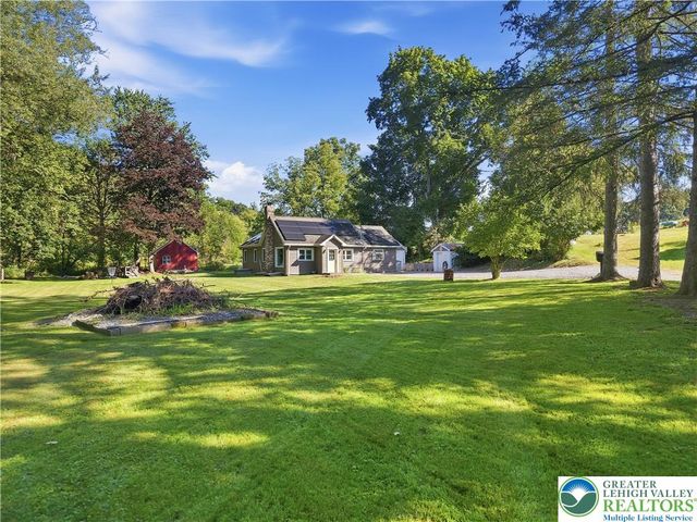 5640 Sullivan Trail, Plainfield Twp, PA 18040