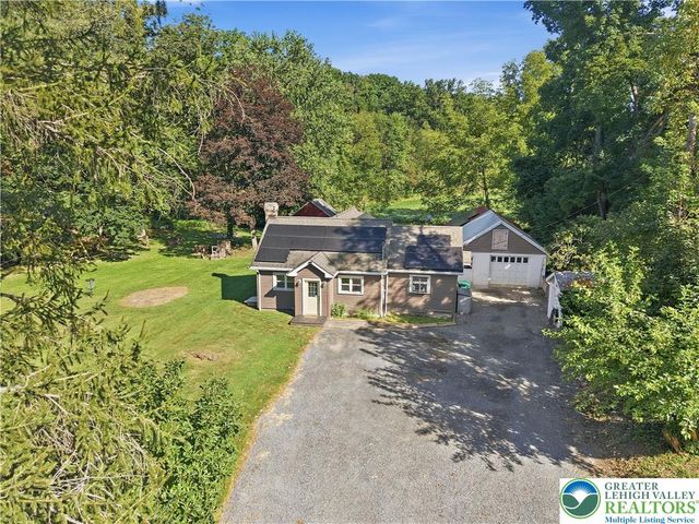 5640 Sullivan Trail, Plainfield Twp, PA 18040