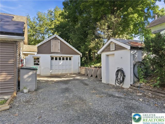 5640 Sullivan Trail, Plainfield Twp, PA 18040